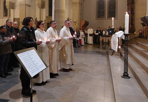 Quelle: Röm.-Kath. Kirchengemeinde Mittlere Kurpfalz Lichtritus zur Amtseinführung